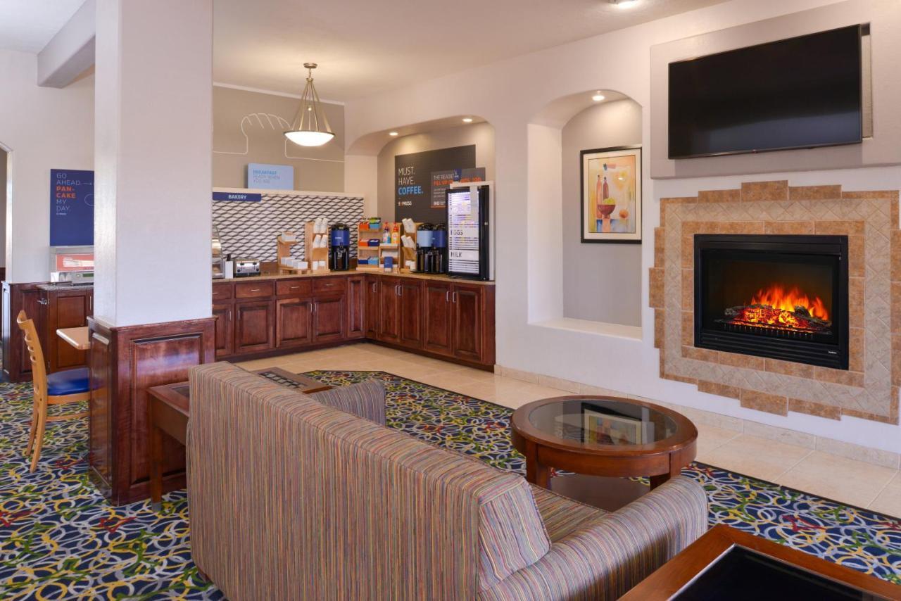 Holiday Inn Express & Suites Alamosa By Ihg Bagian luar foto