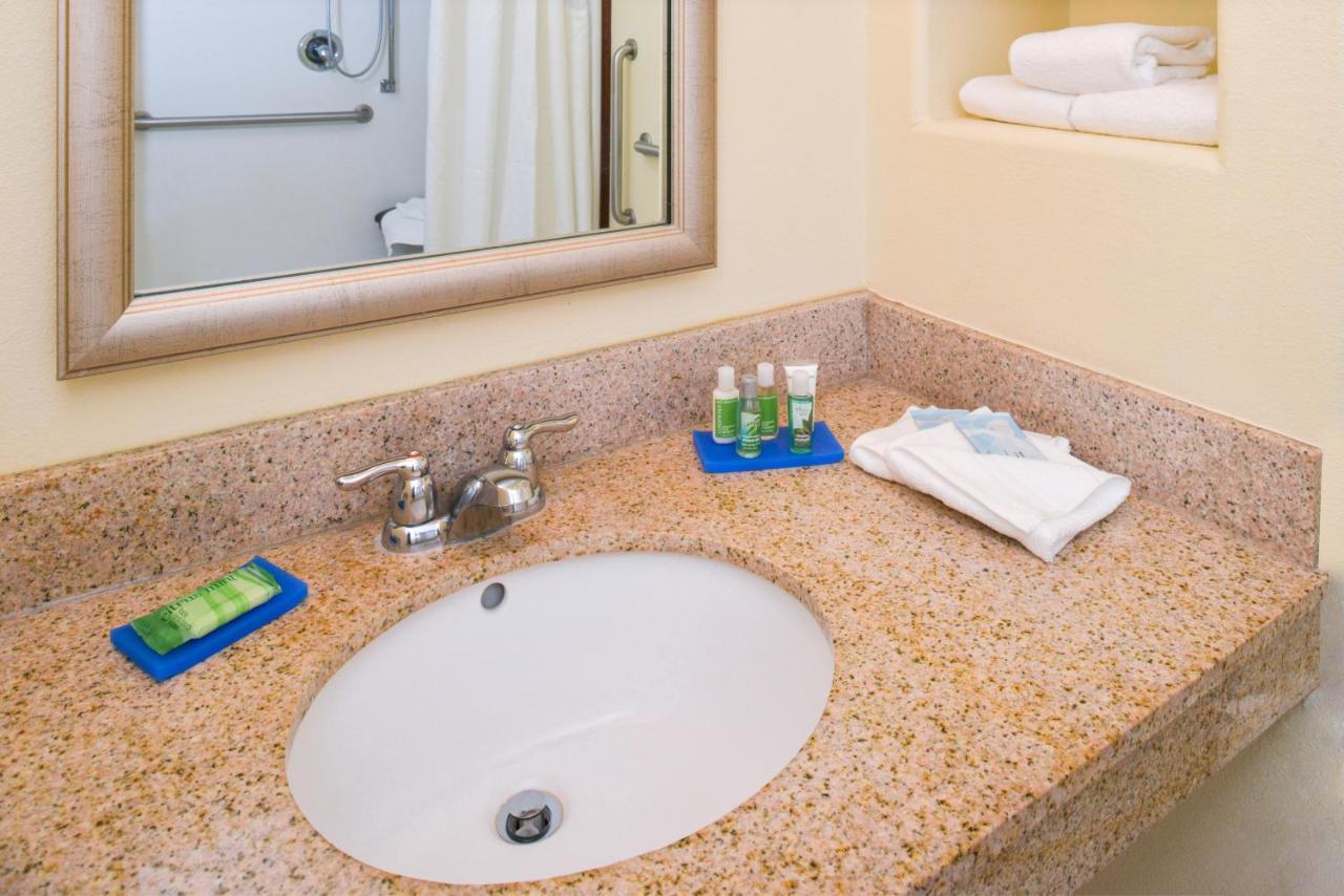 Holiday Inn Express & Suites Alamosa By Ihg Bagian luar foto